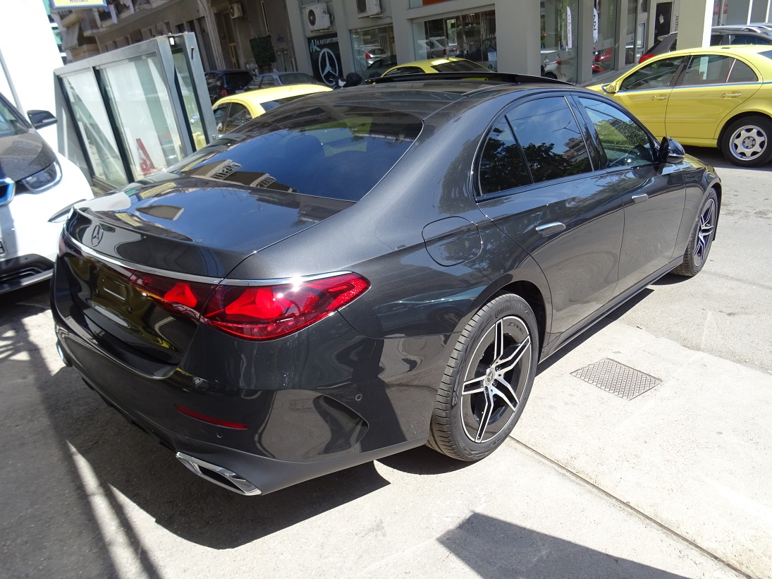 Mercedes-Benz E 220 ’24 amg