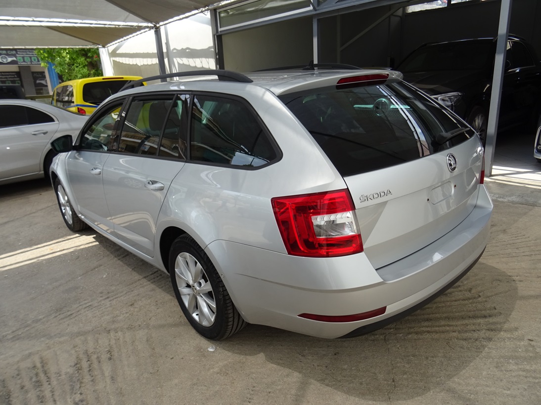 Skoda Octavia ’20 style (1288)