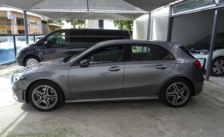 Mercedes-Benz A 250 e AMG