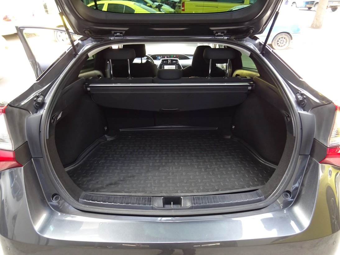 Toyota Prius 2020 lounge (1366)