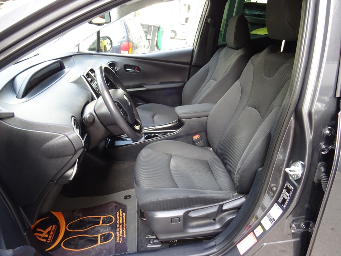 Toyota Prius 2020 lounge (1366)