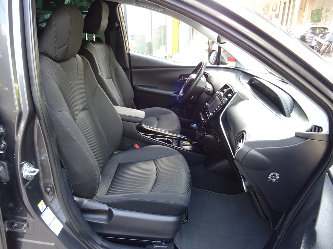 Toyota Prius 2020 lounge (1366)