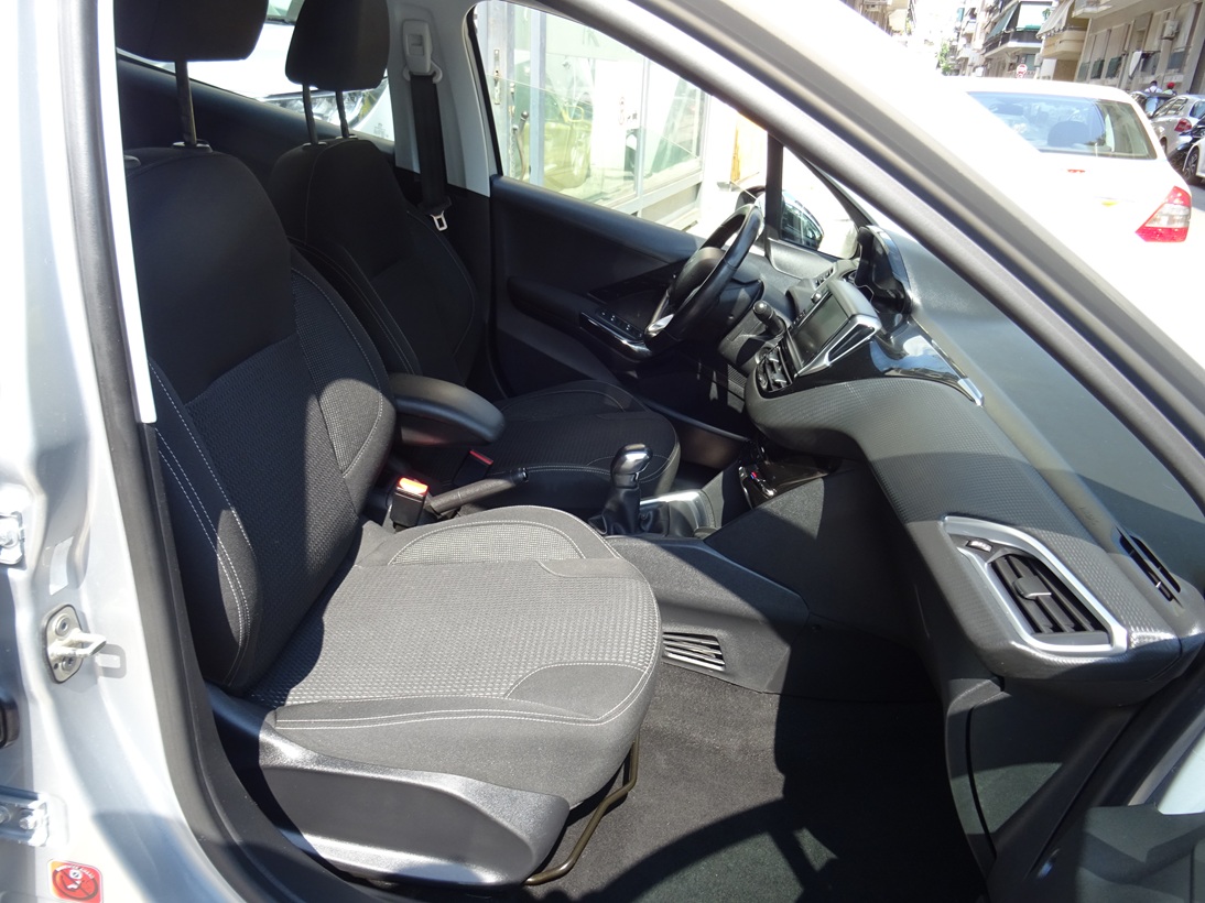 Peugeot 208 2017 ALLURE