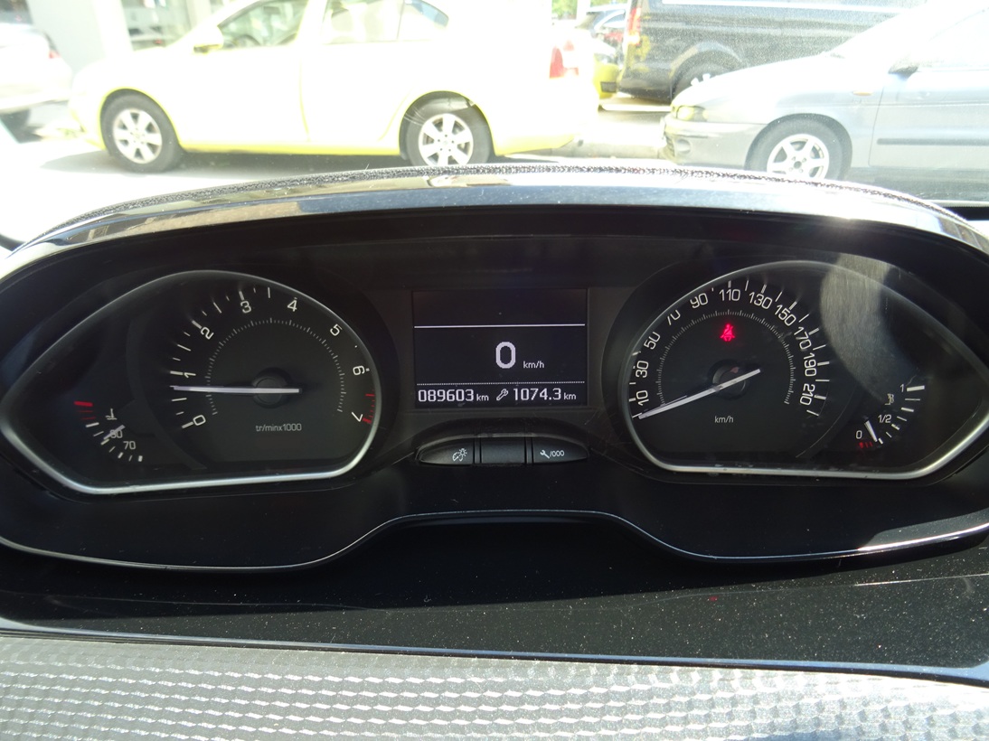 Peugeot 208 2017 ALLURE