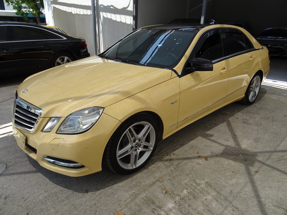 Mercedes-Benz E 220 2012 look amg