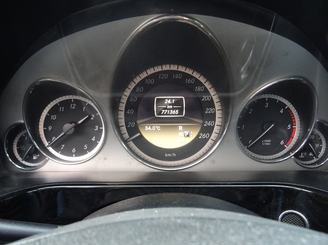 Mercedes-Benz E 220 2012 look amg