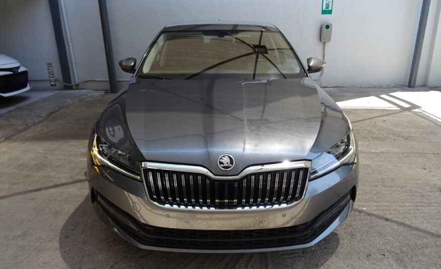 Skoda Superb 2023 (1380)