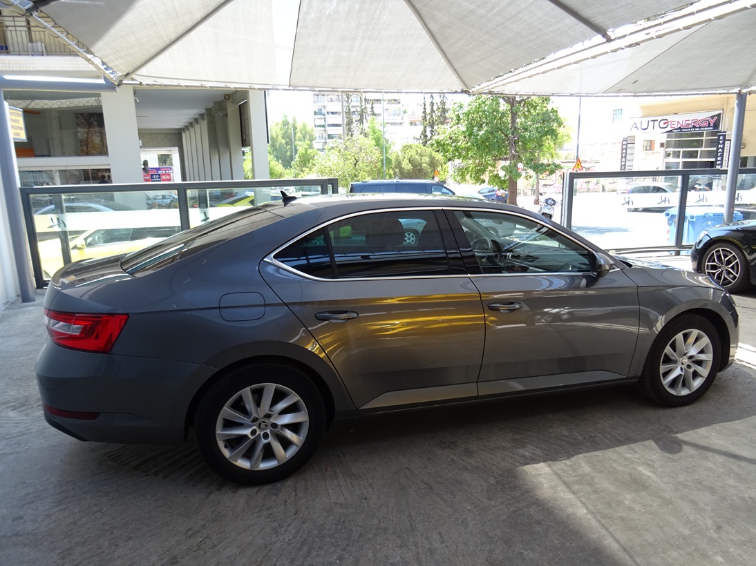 Skoda Superb 2023 (1380)