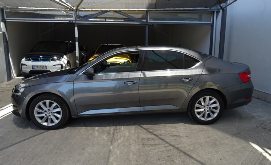 Skoda Superb 2023 (1380)