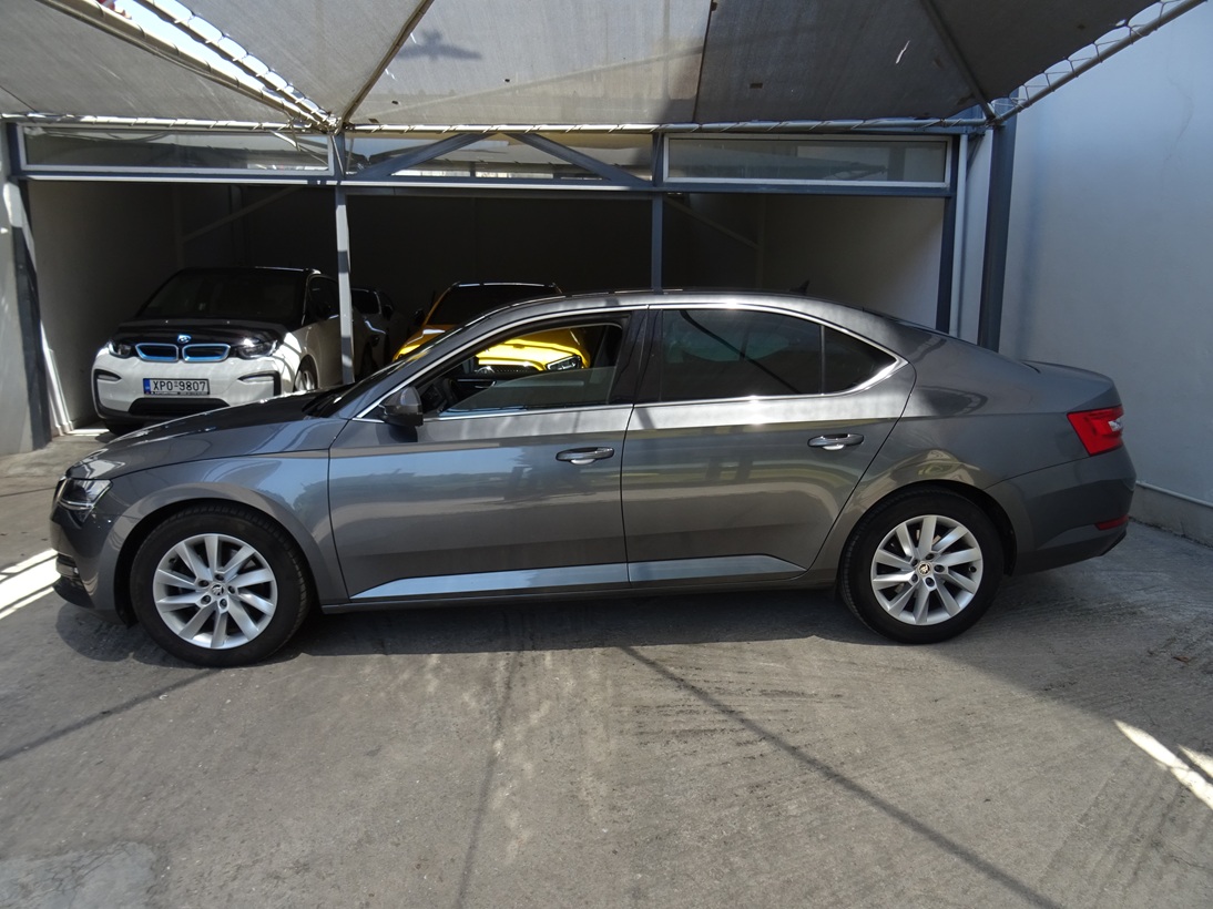 Skoda Superb 2023 (1380)