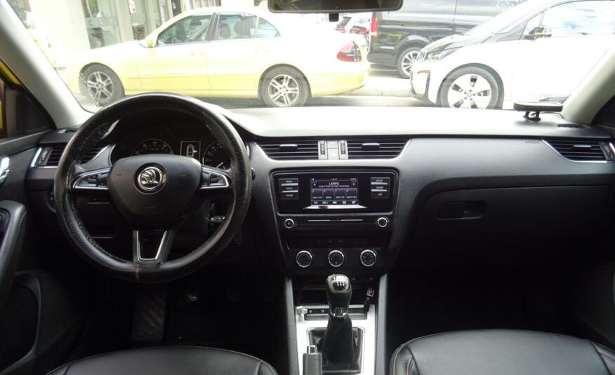 Skoda Octavia 2015 cng