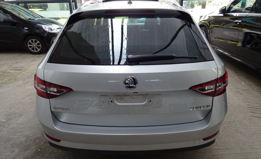 Skoda Superb 2019 πανοραμα