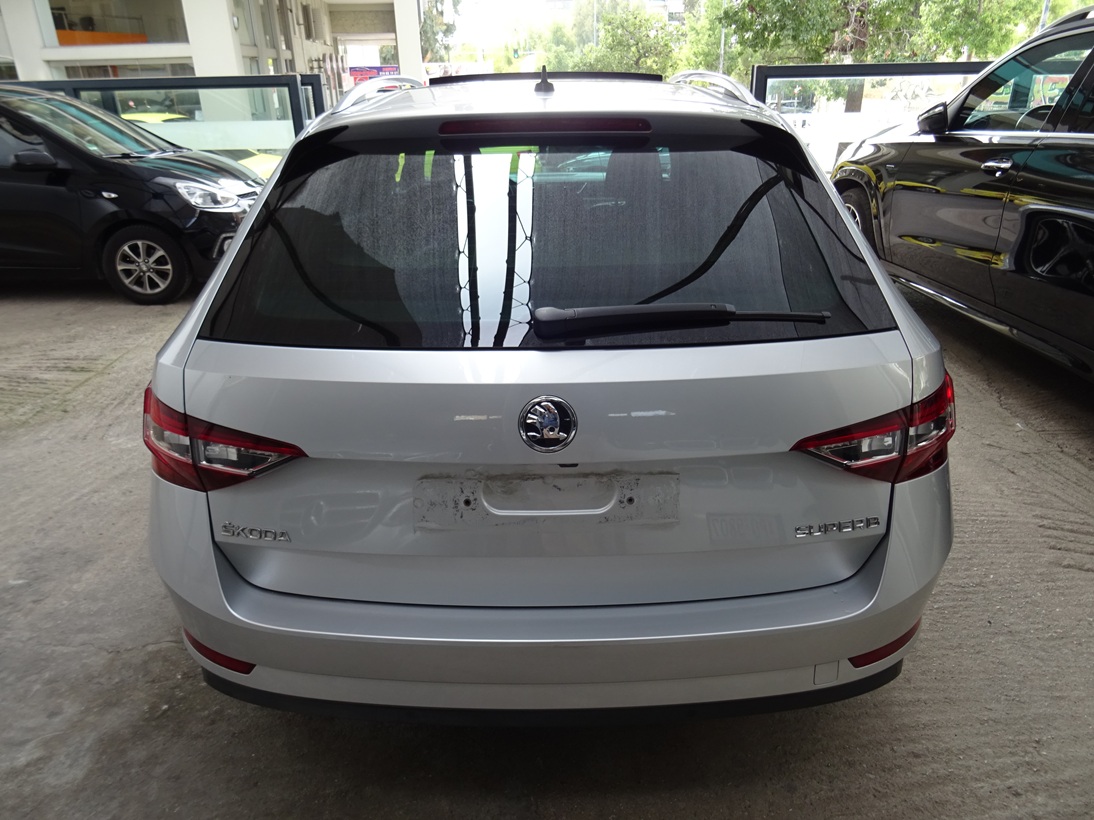 Skoda Superb 2019 πανοραμα
