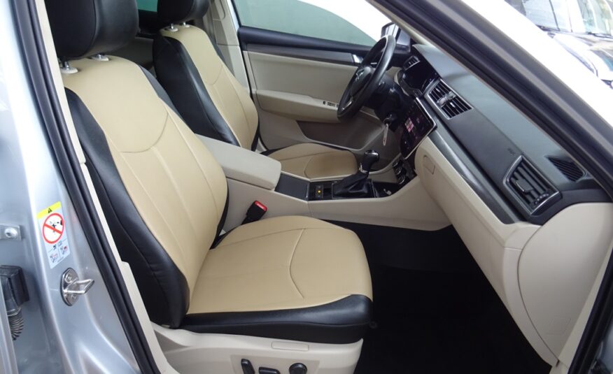 Skoda Superb 2019 πανοραμα