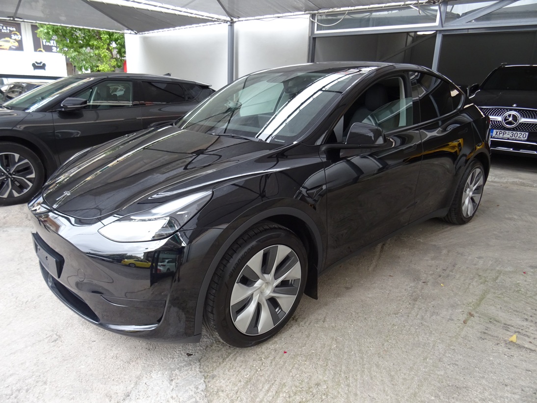 Tesla Model Y 2023 long range