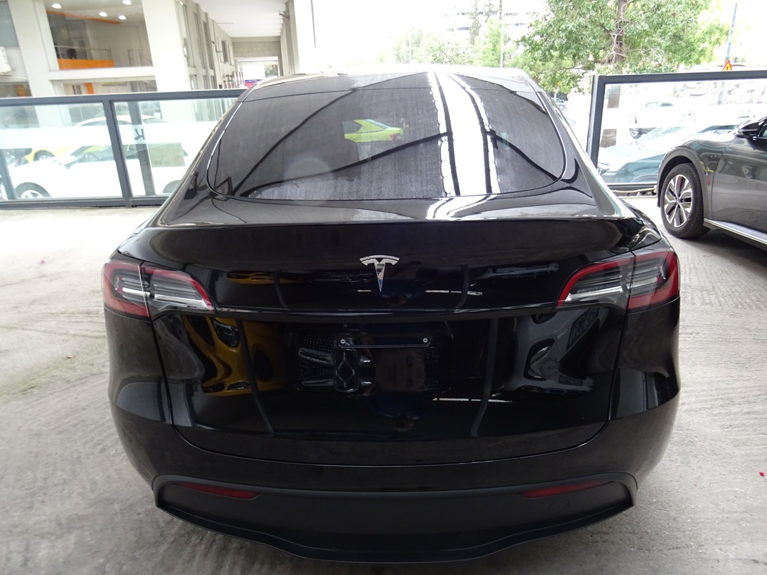 Tesla Model Y 2023 long range