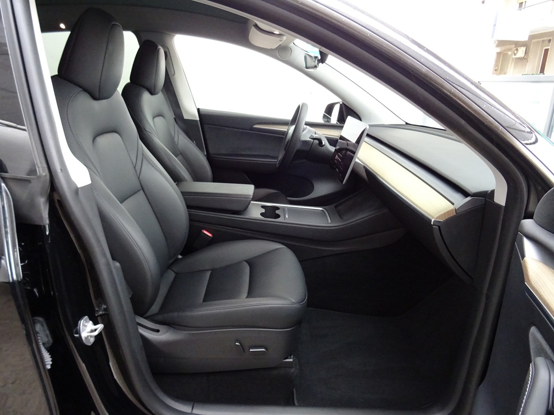 Tesla Model Y 2023 long range