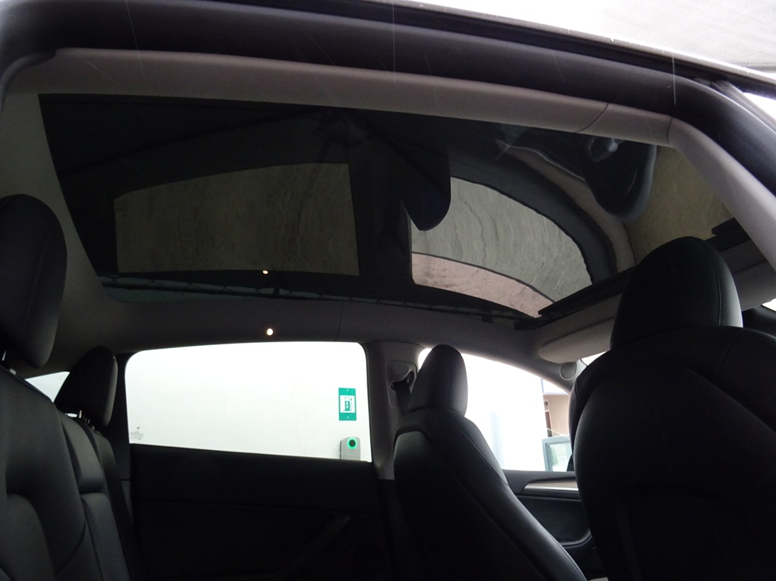 Tesla Model Y 2023 long range