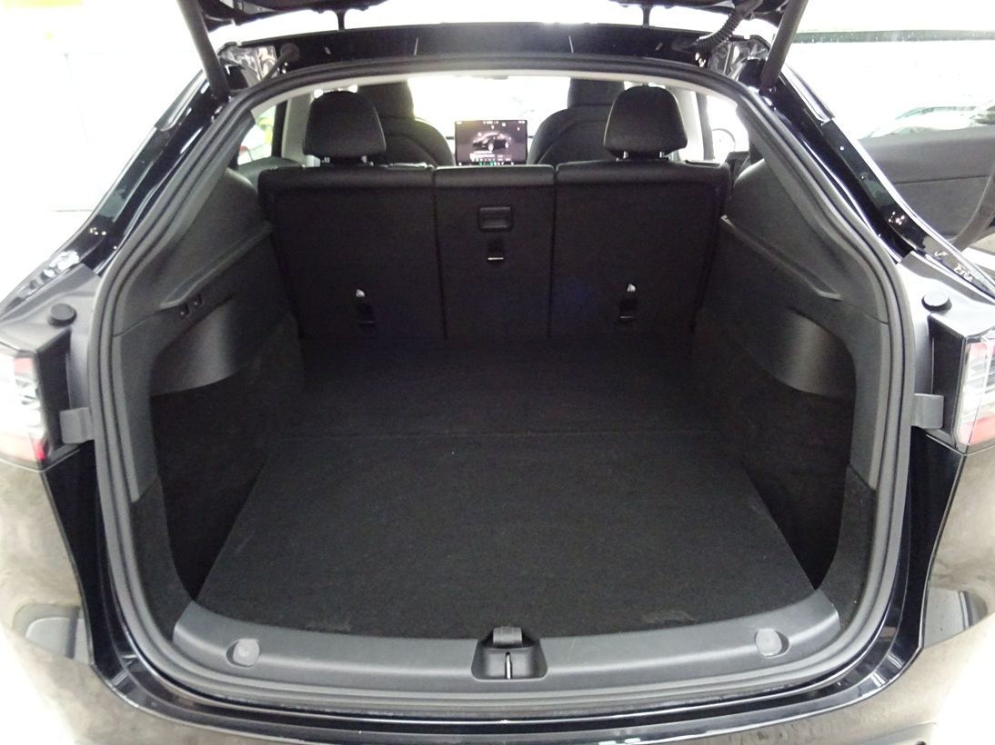 Tesla Model Y 2023 long range