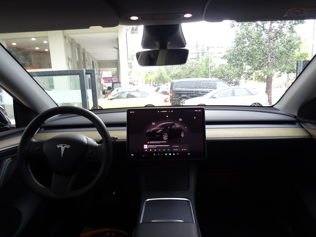 Tesla Model Y 2023 long range