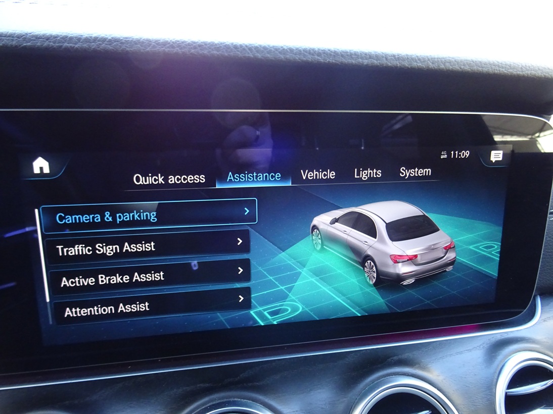 Mercedes-Benz E 220 2022 AMG (1399)