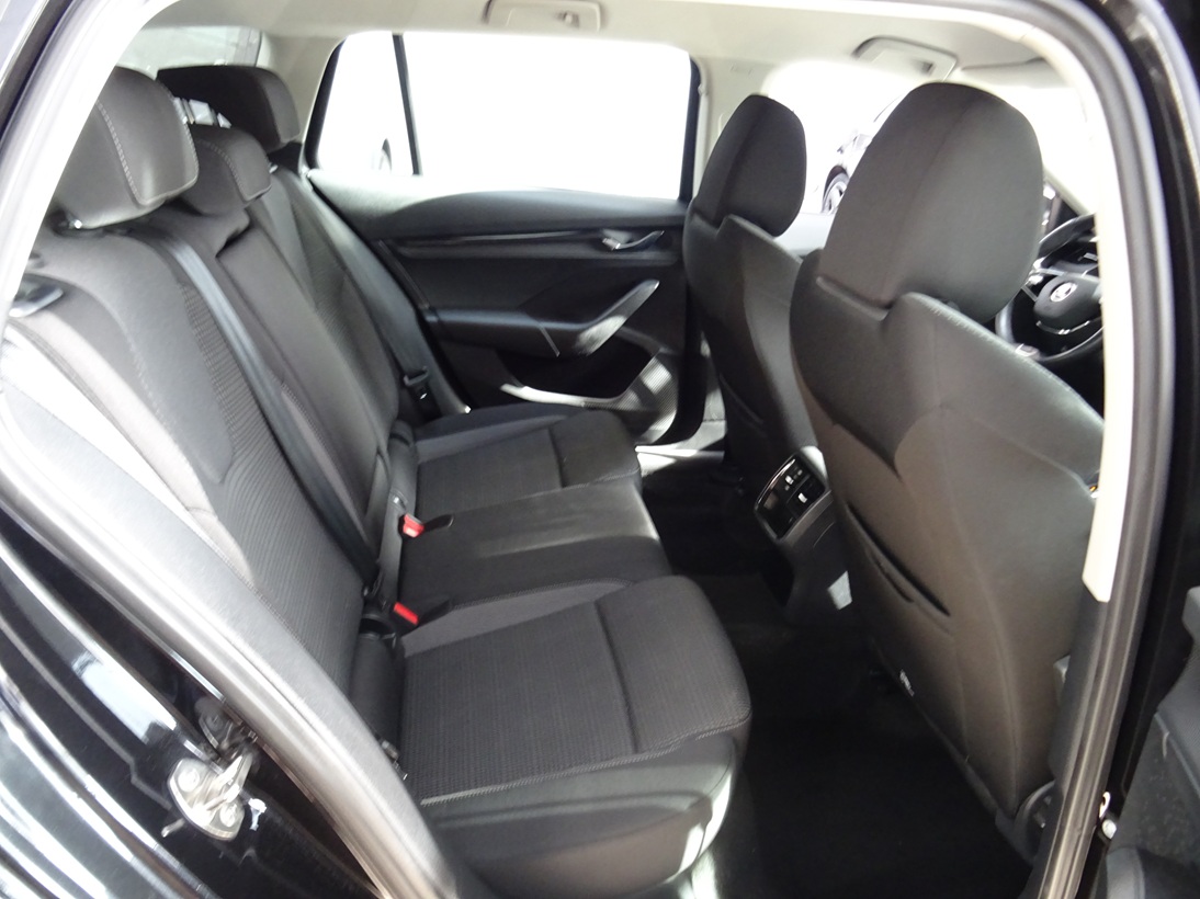 Skoda Octavia 2021 cng (144)