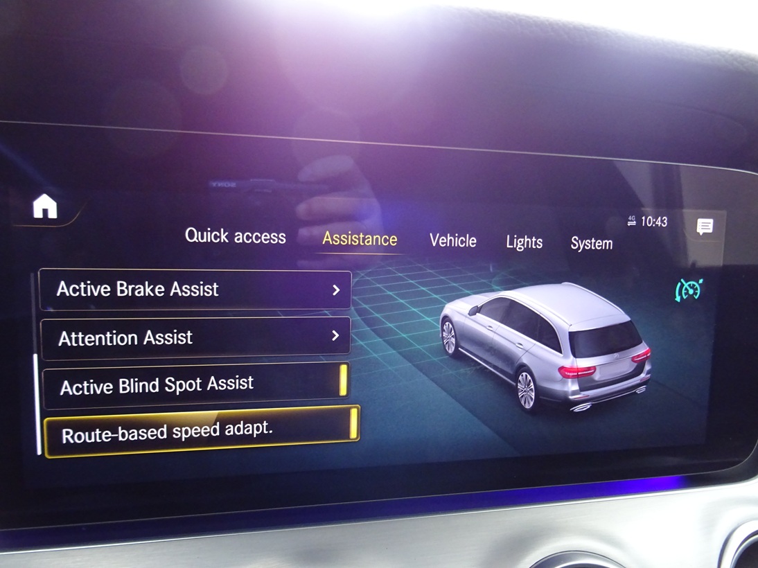 Mercedes-Benz E 220 2022 avantgarde (1403)