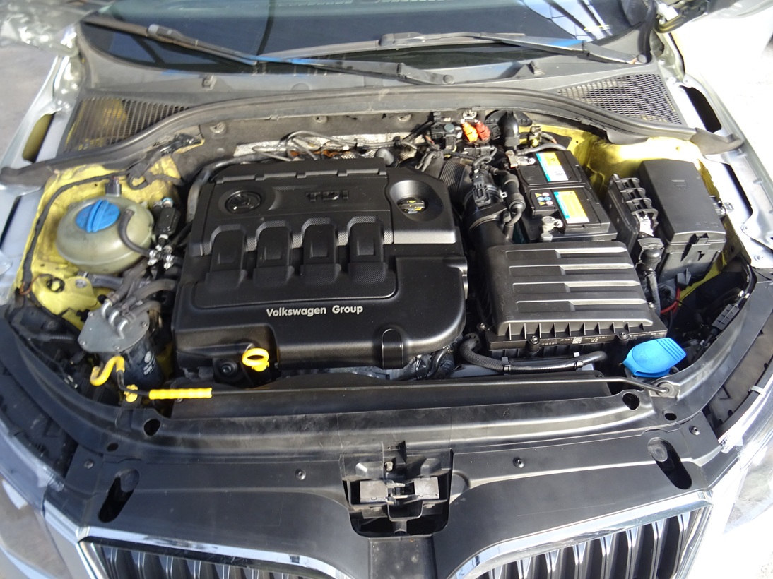 Skoda Octavia 2014 1.6tdi ΑΛΛΑΓΜΕΝΗ ΜΗΧΑΝΗ