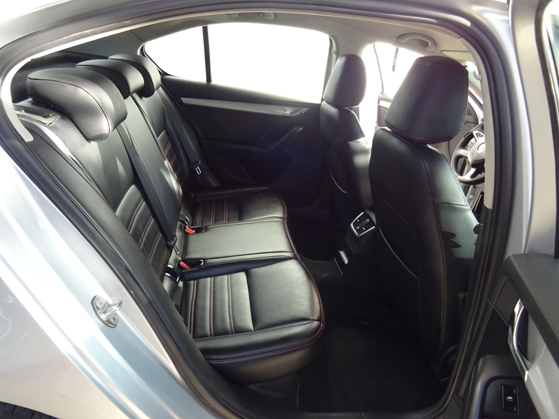 Skoda Octavia 2014 1.6tdi ΑΛΛΑΓΜΕΝΗ ΜΗΧΑΝΗ