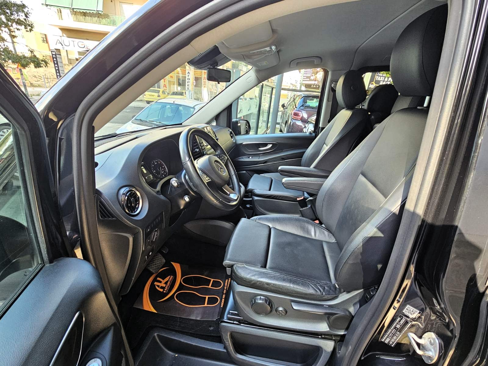 Mercedes-Benz Vito 2022 116 Select Auto Extra Long 8-Seater (1412)