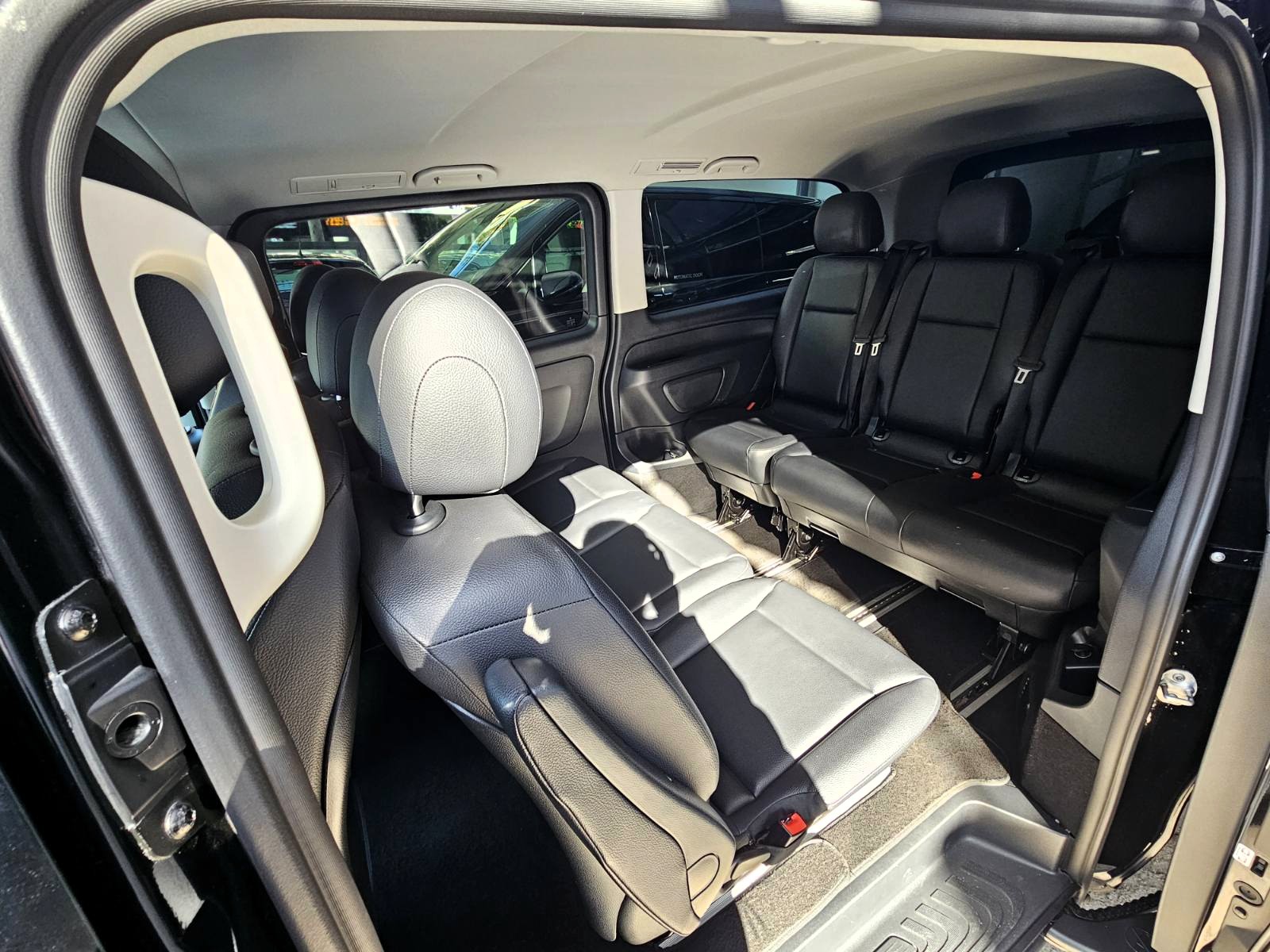 Mercedes-Benz Vito 2022 116 Select Auto Extra Long 8-Seater (1412)