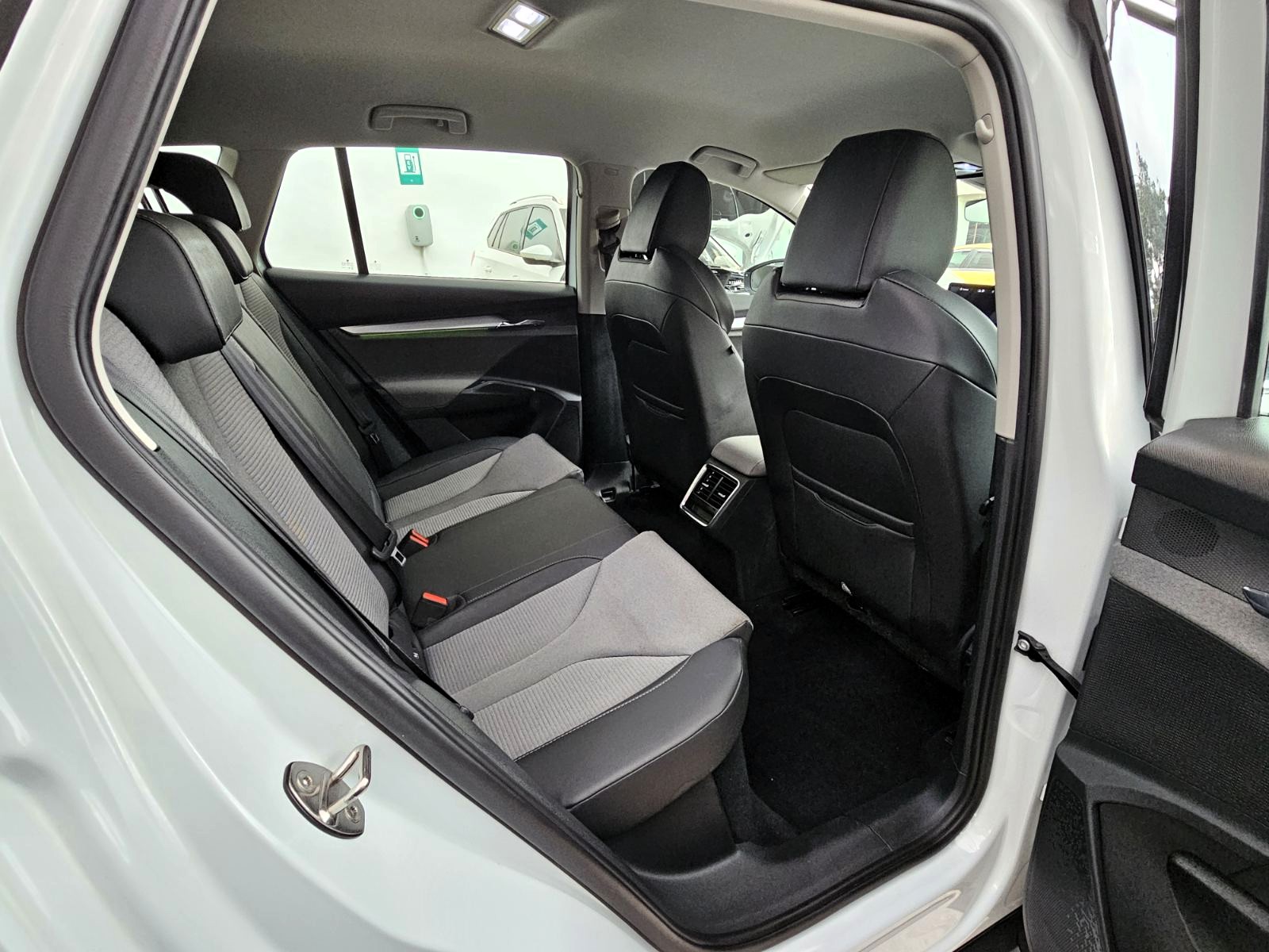 Skoda Enyaq 2021 Full Electric SUV 82kWh (1413)