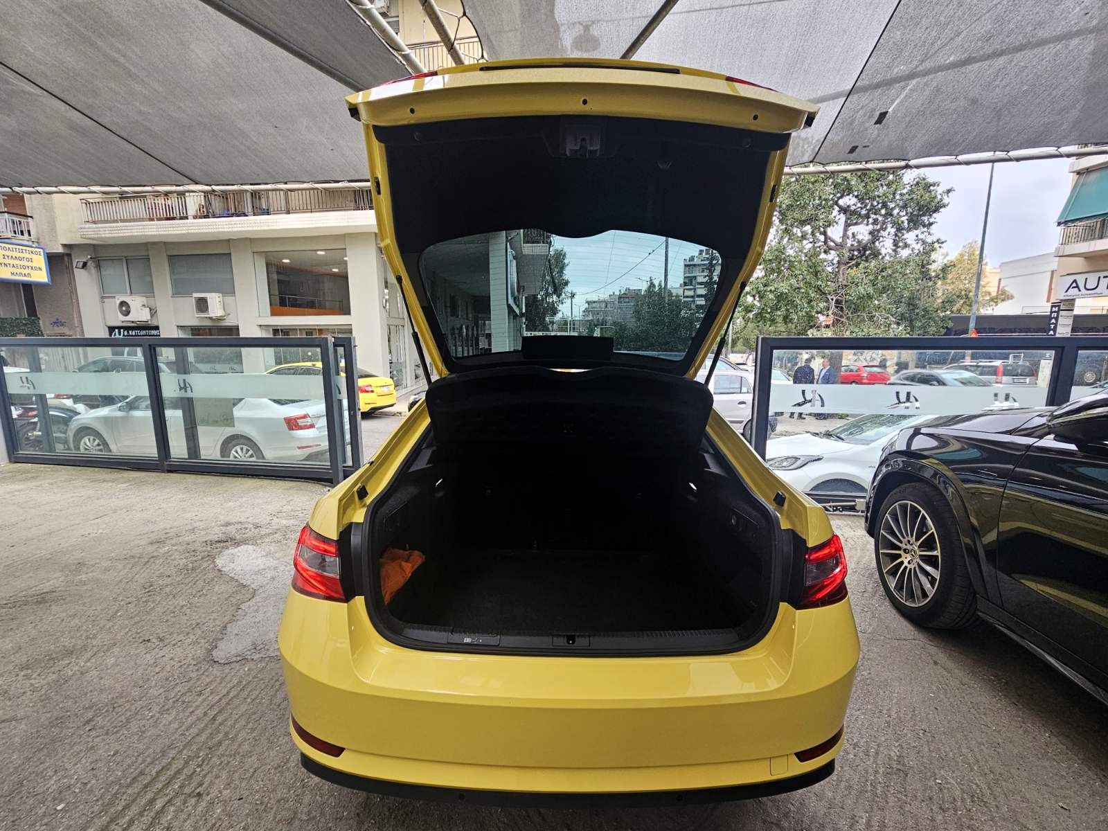 Skoda Superb 2021 2.0 TDI – Automatic