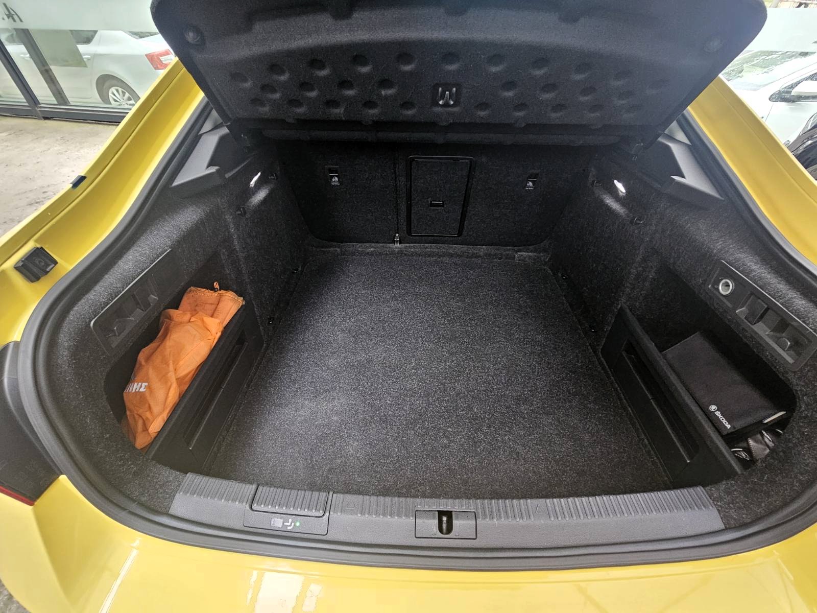 Skoda Superb 2021 2.0 TDI – Automatic