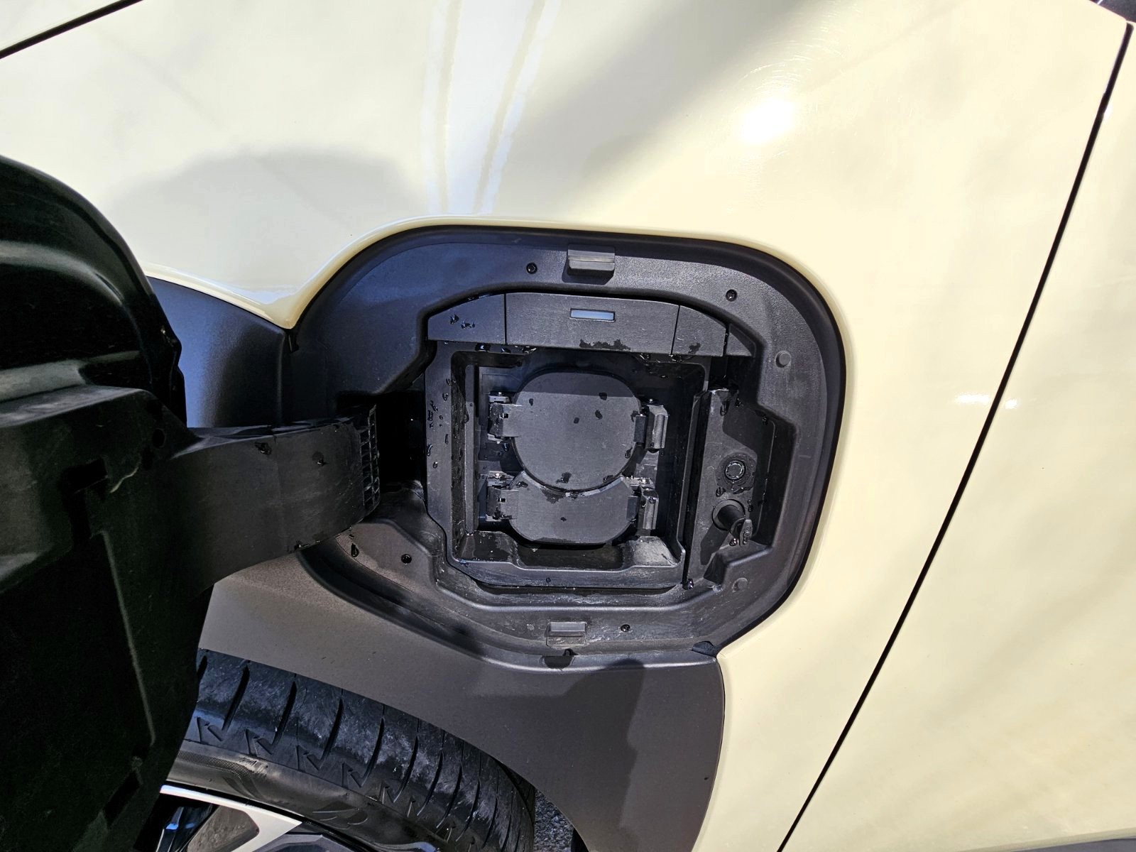 Toyota bZ4X 2025 Electric 204hp – Lounge – 100% Battery (1415)