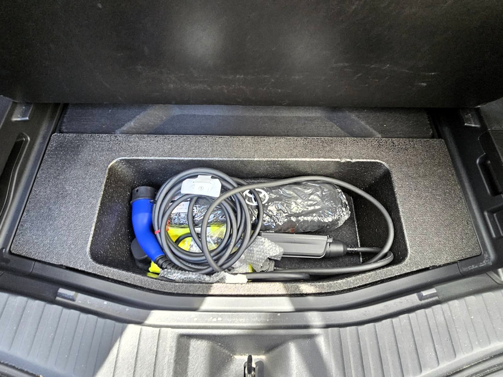 Toyota bZ4X 2023 Electric 204hp – Lounge – (1414)