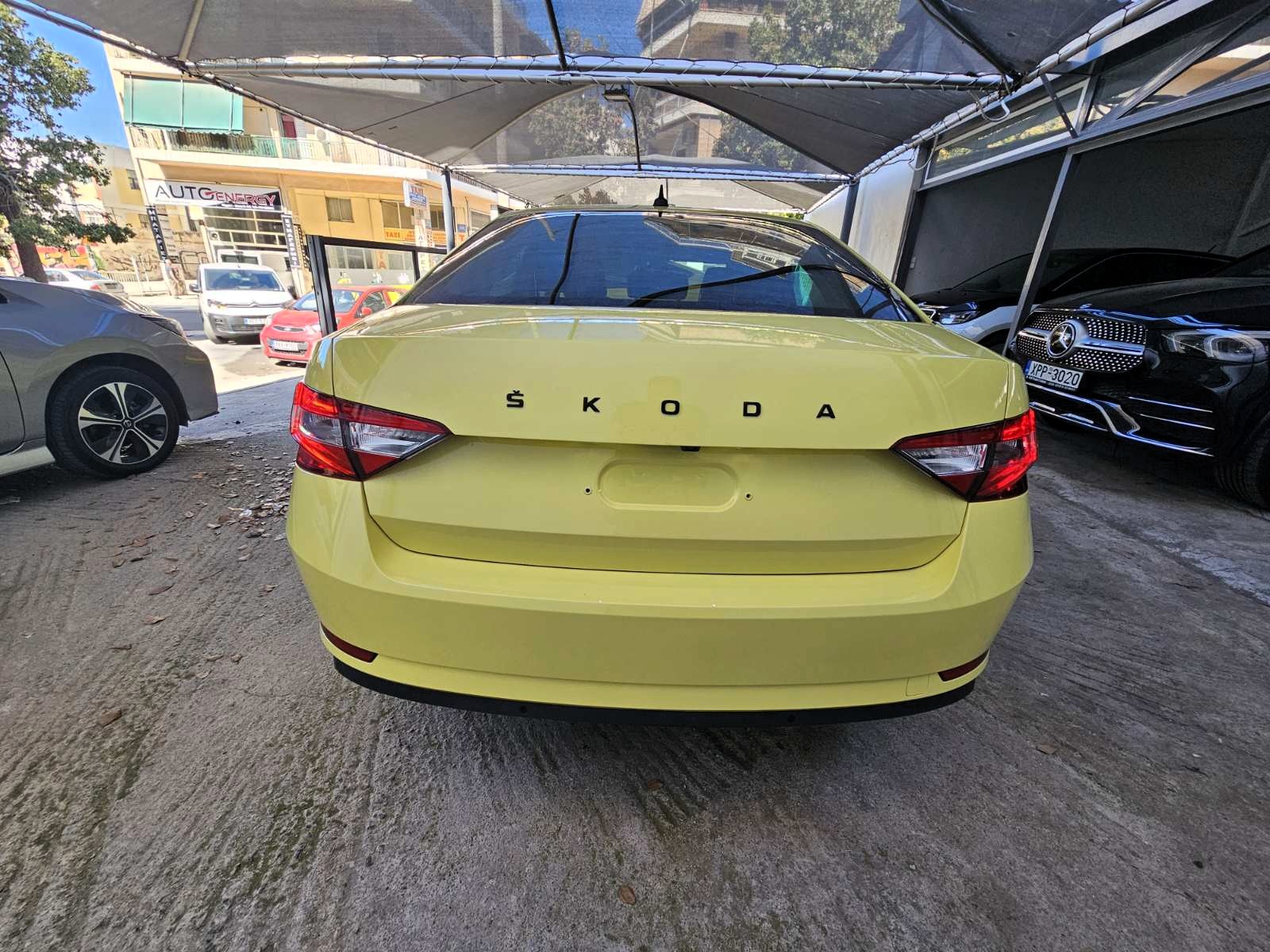 Skoda Superb 2023 2.0 TDI Ambition FACELIFT (1380)