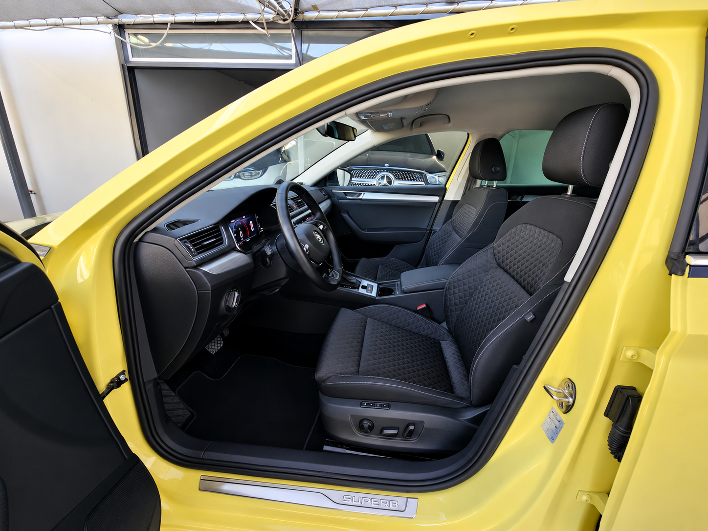 Skoda Superb 2023 2.0 TDI Ambition FACELIFT (1380)