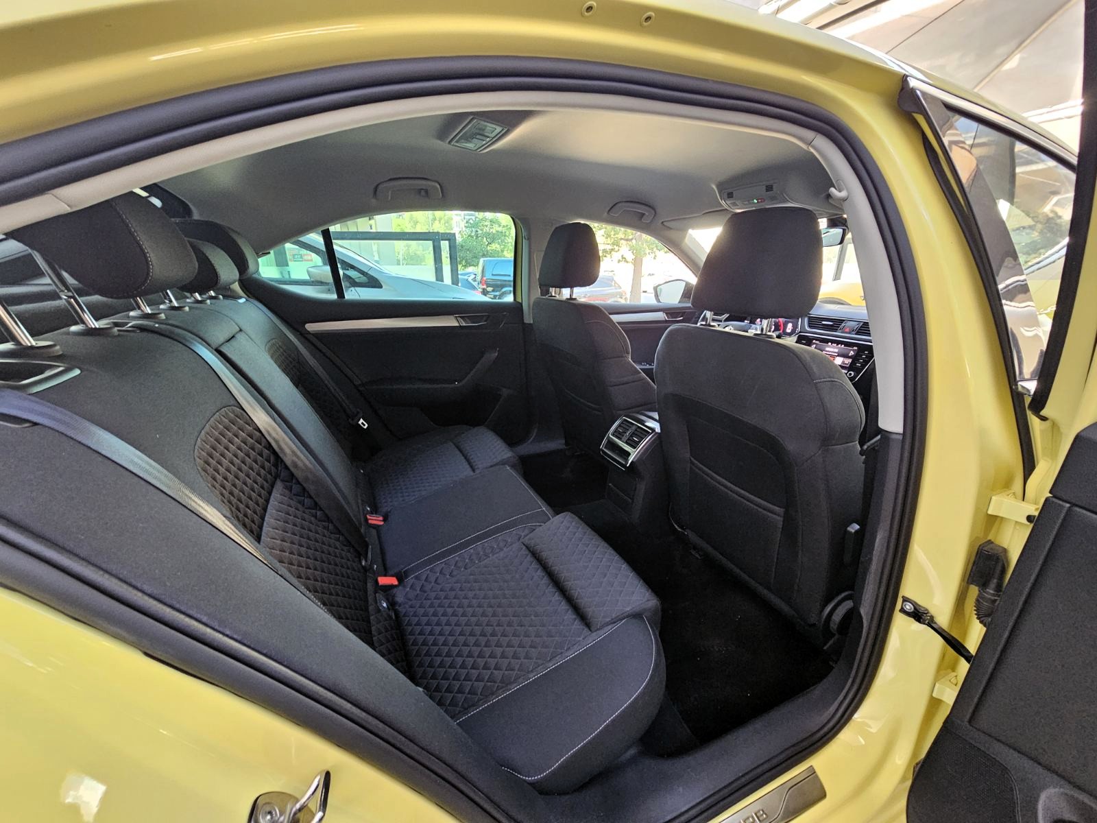 Skoda Superb 2023 2.0 TDI Ambition FACELIFT (1380)