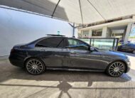 Mercedes-Benz E 220 2021 d AMG Line 9G-TRONIC Panorama LED (145)