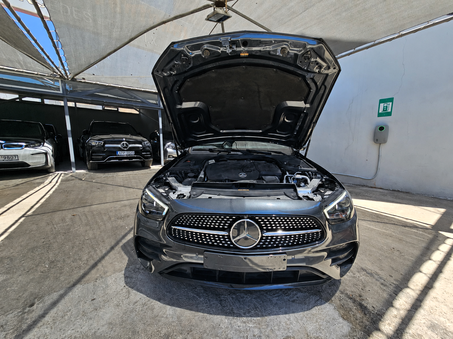 Mercedes-Benz E 220 2021 d AMG Line 9G-TRONIC Panorama LED (145)