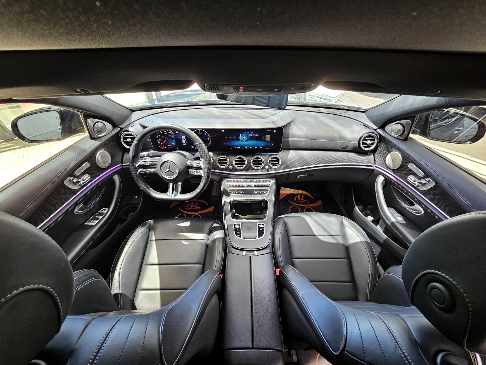 Mercedes-Benz E 220 2021 d AMG Line 9G-TRONIC Panorama LED (145)
