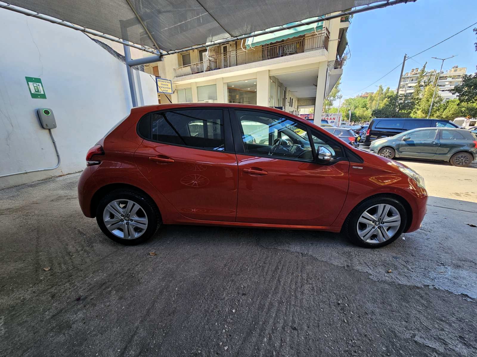 Peugeot 208 2018 1.2 PureTech Style 82HP NAVI (146)