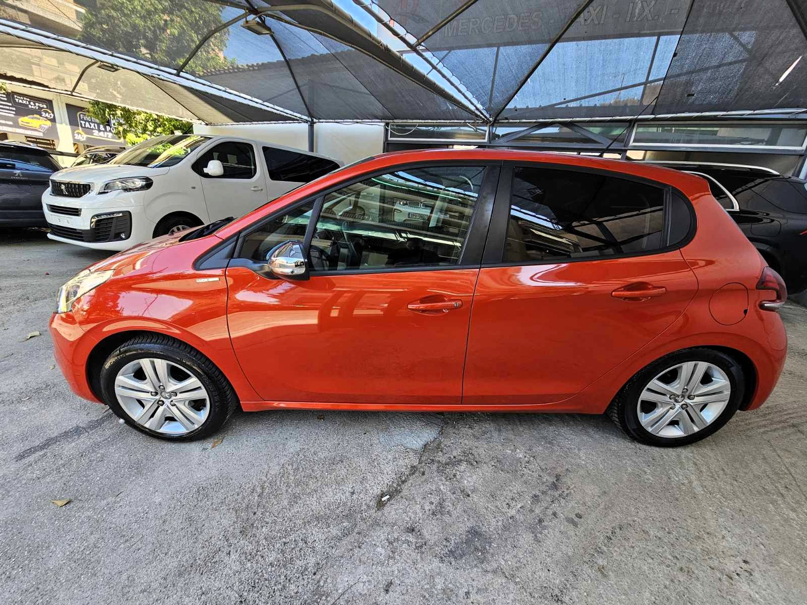Peugeot 208 2018 1.2 PureTech Style 82HP NAVI (146)