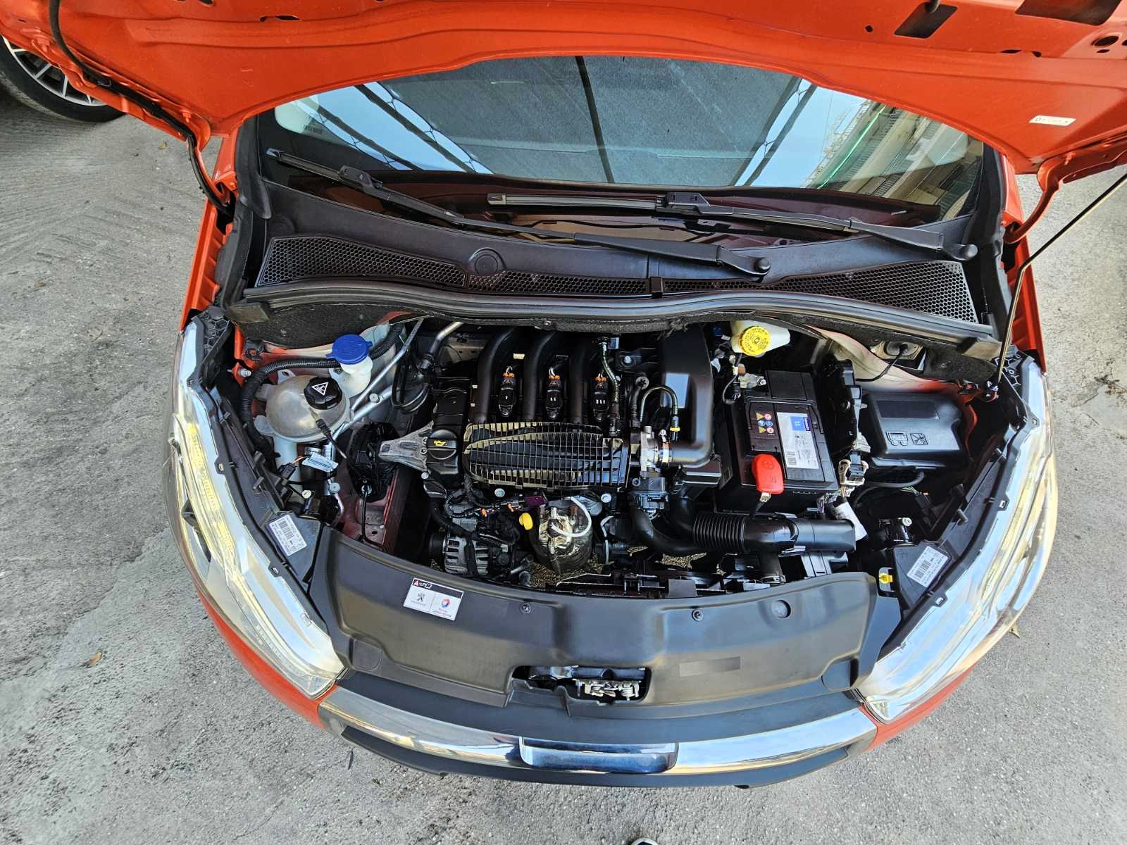 Peugeot 208 2018 1.2 PureTech Style 82HP NAVI (146)