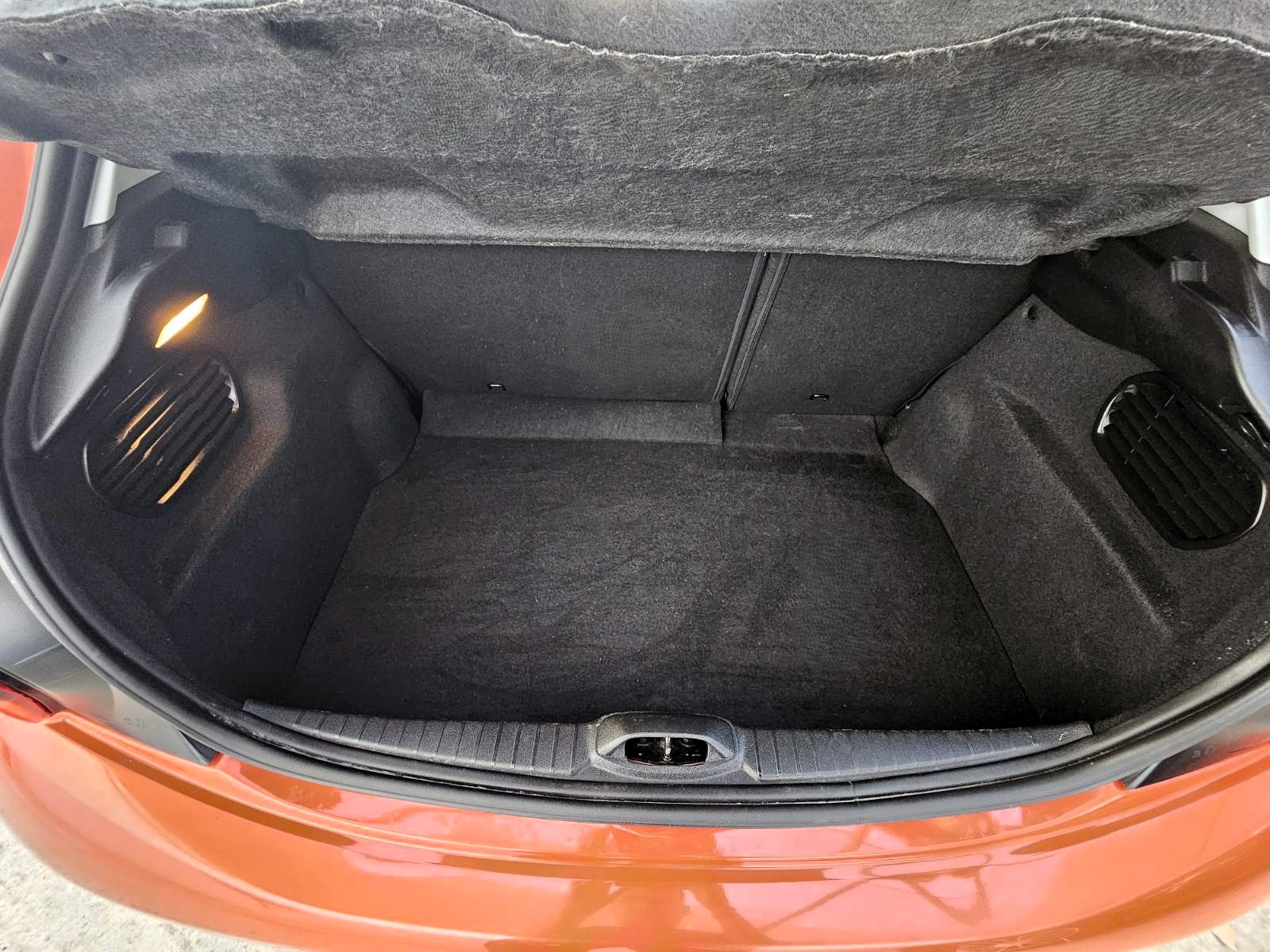 Peugeot 208 2018 1.2 PureTech Style 82HP NAVI (146)