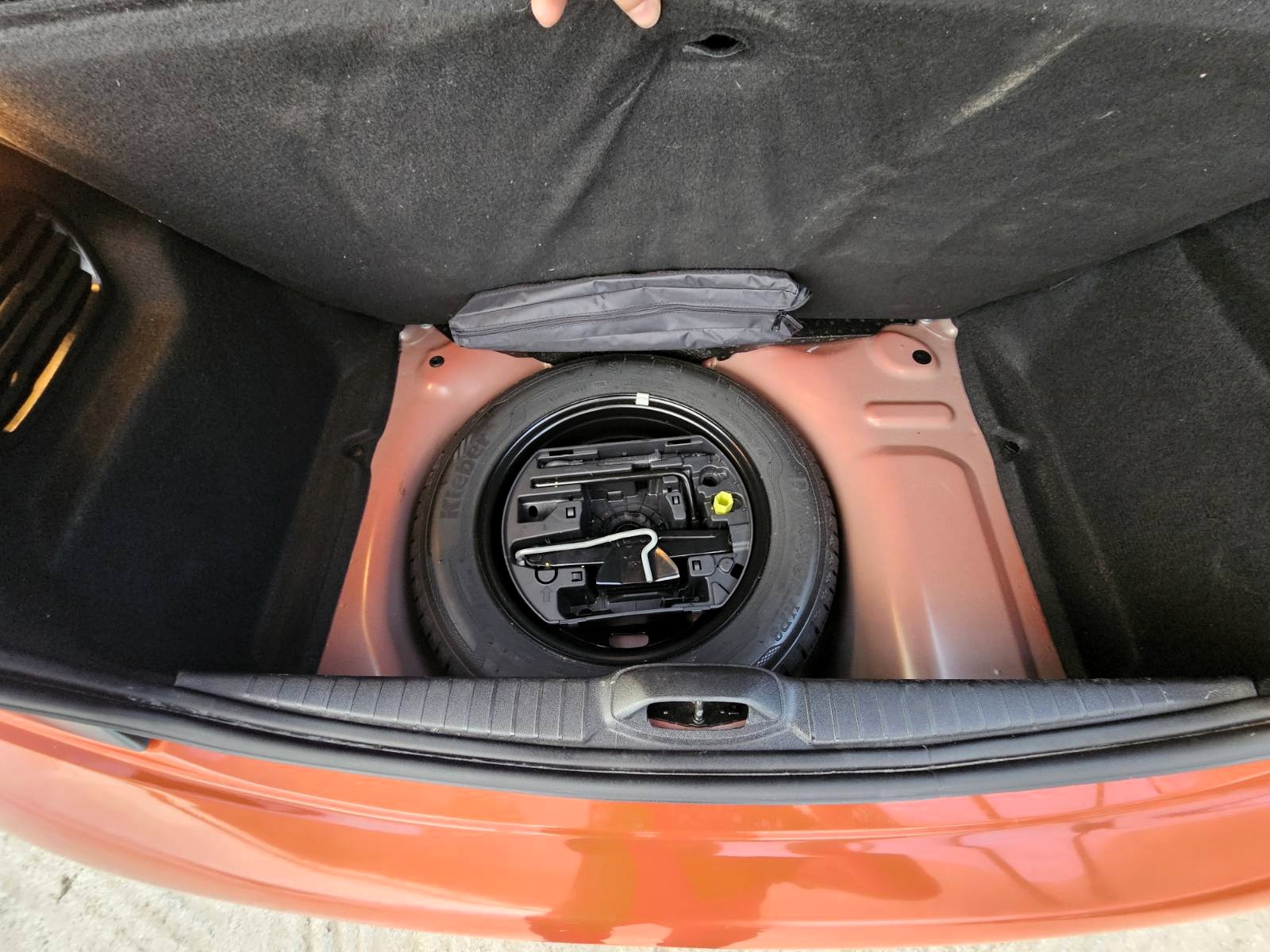 Peugeot 208 2018 1.2 PureTech Style 82HP NAVI (146)