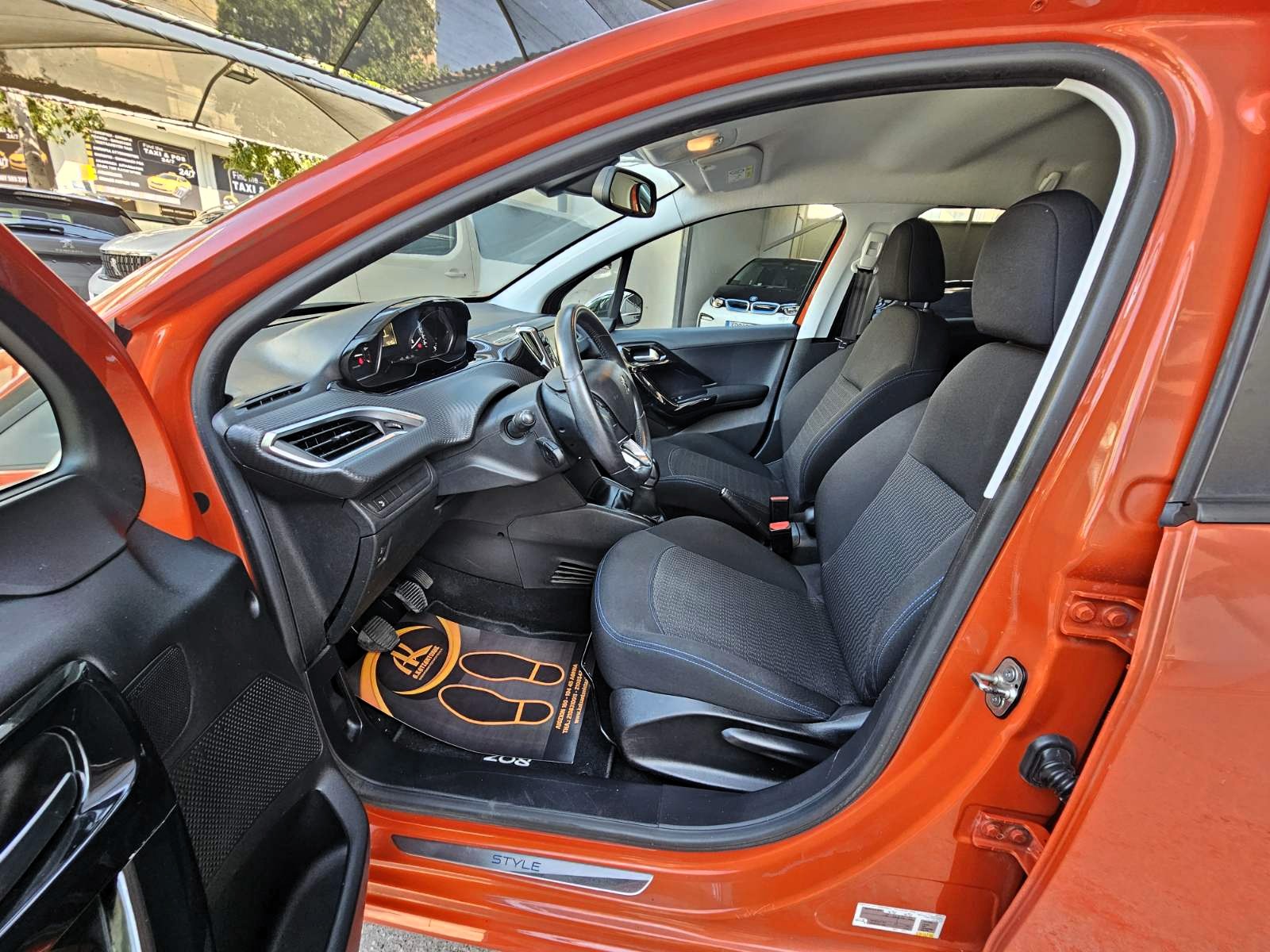 Peugeot 208 2018 1.2 PureTech Style 82HP NAVI (146)