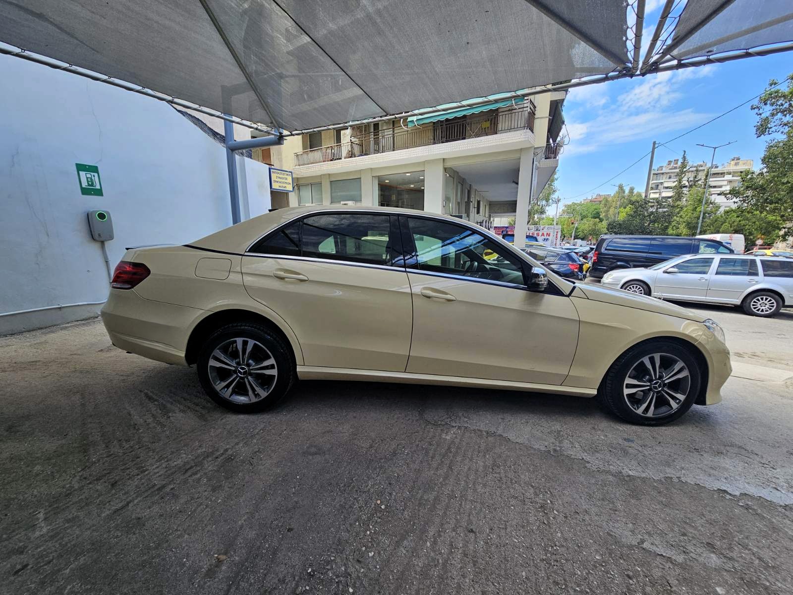 Mercedes-Benz E 200 2013 CDI Avantgarde Automatic Taxi