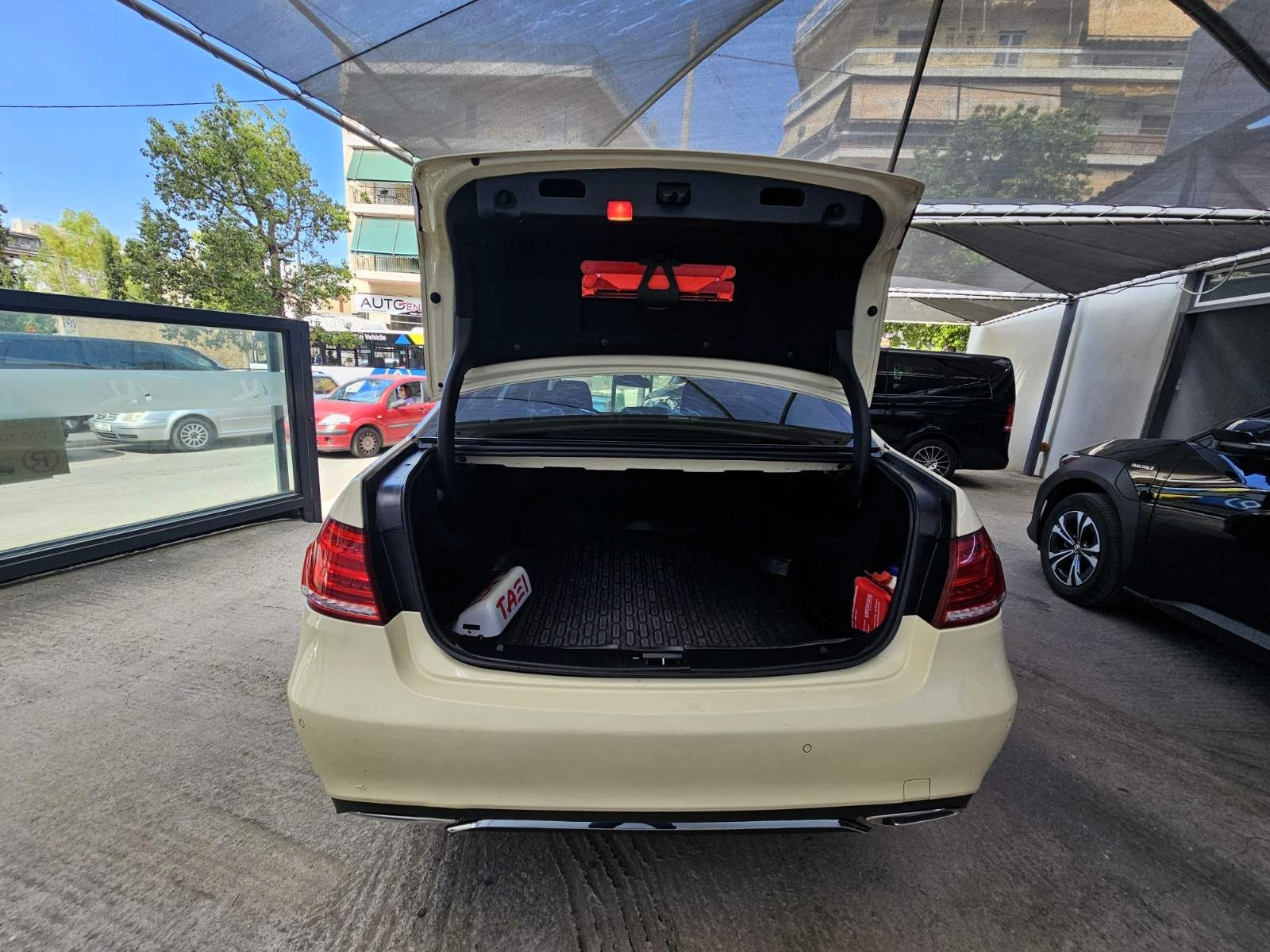 Mercedes-Benz E 200 2013 CDI Avantgarde Automatic Taxi